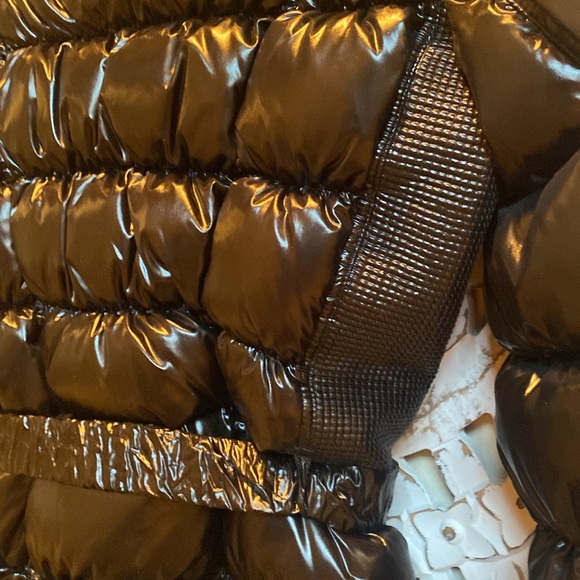 Burberry puffer worn once - Picture 8 of 13